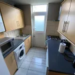 2 Bedroom Apartment, Fortescue Road