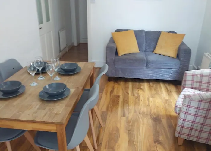 2 Bedroom Apartment, Fortescue Road
